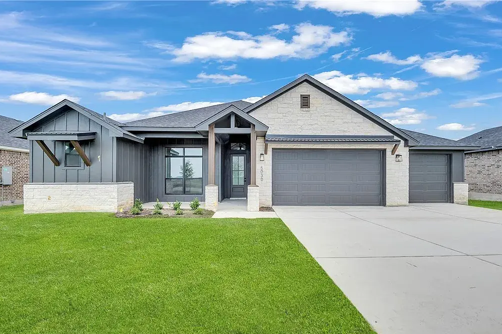 Available-Homes_resized Available-Homes_resized