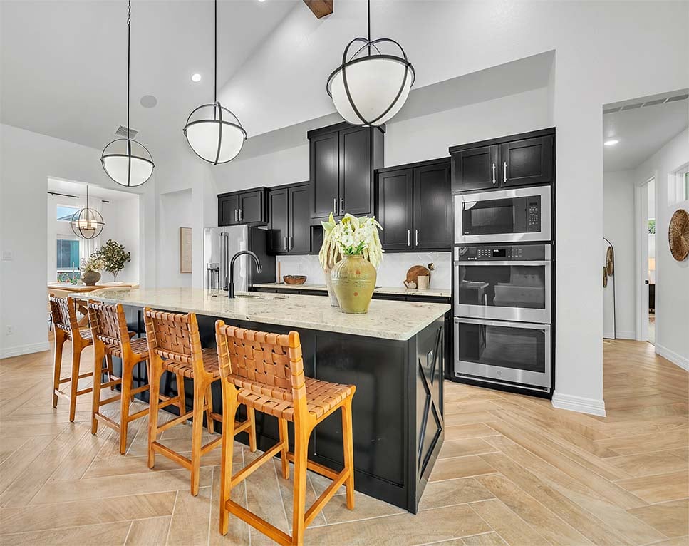 Kitchen-interior-with-island